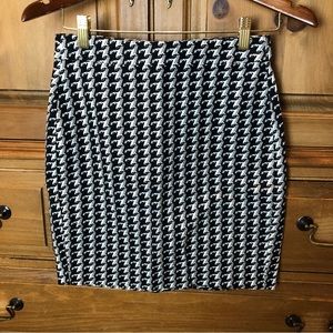 Banana Republic Houndstooth Skirt